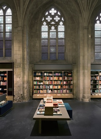 Книжный магазин вместо церкви