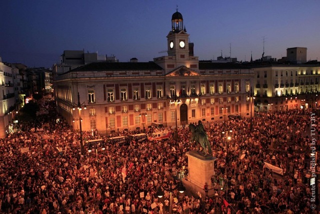 Тысячи испанцев протестовали против визита папы римского