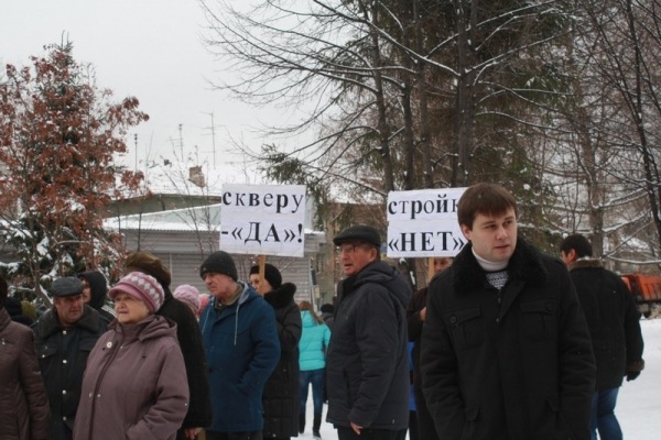 Жители Новосибирска устроили протест против строительства храма на месте городского сквера