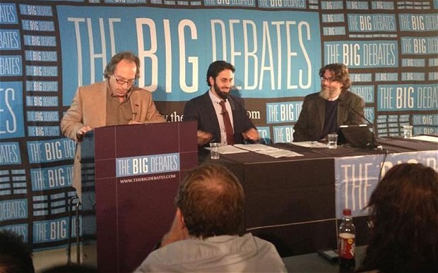В Великобритании прошли дебаты между мусульманами и атеистами