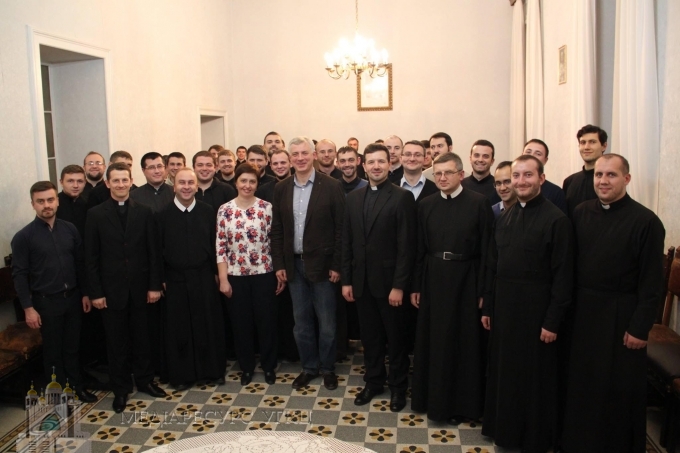 Встреча министра со студентами-богословами в Риме